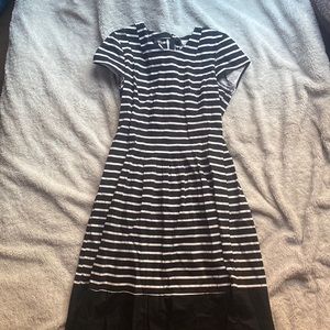 De collection black and white striped dress